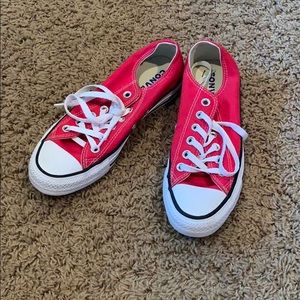 Red converse low top
